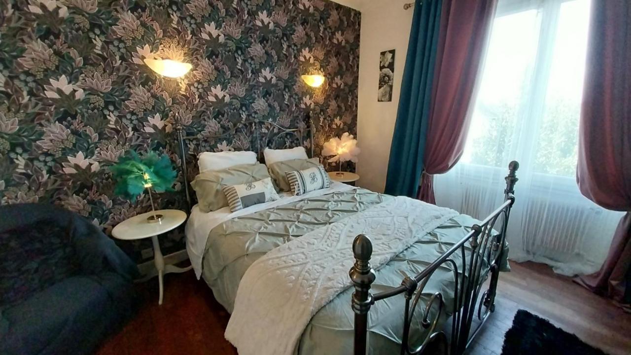 Le 7 Pompadour Hotel Arnac-Pompadour Bagian luar foto